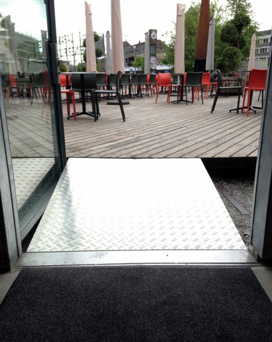 Aluriffelblechrampe – Schlosserei Bill St.Gallen